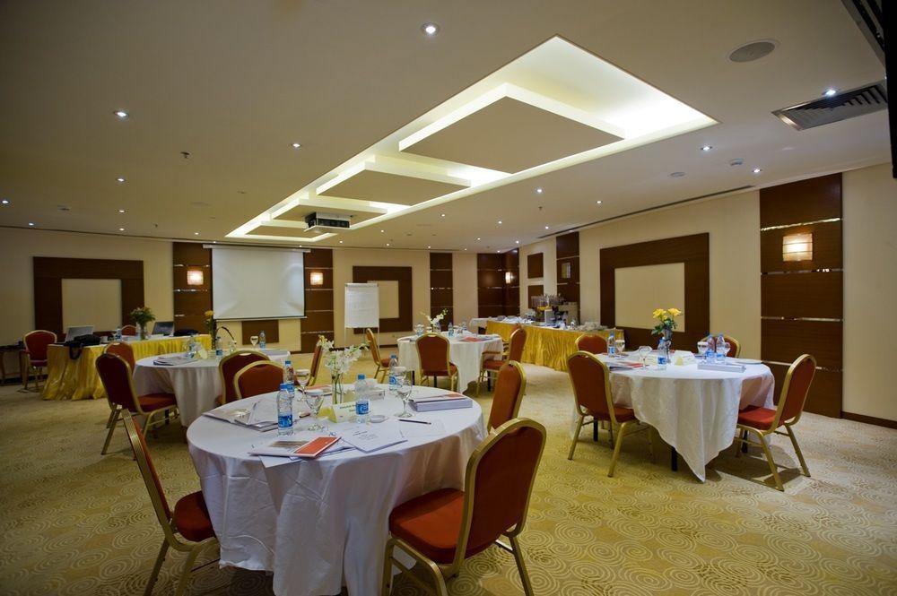 Eastyard Khobar Hotel - Formerly Ramada By Wyndham Khobar Zewnętrze zdjęcie