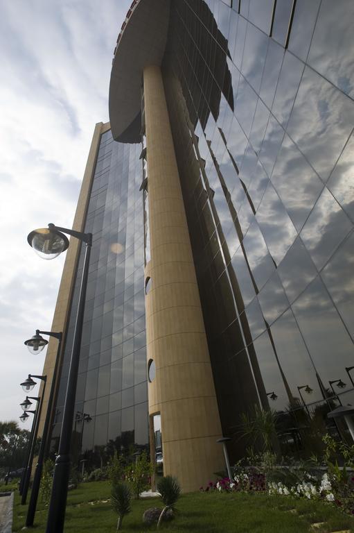 Eastyard Khobar Hotel - Formerly Ramada By Wyndham Khobar Zewnętrze zdjęcie